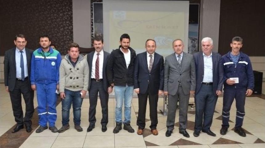 &Uuml;z&uuml;lmez, Ayın Personellerini &Ouml;d&uuml;llendirdi