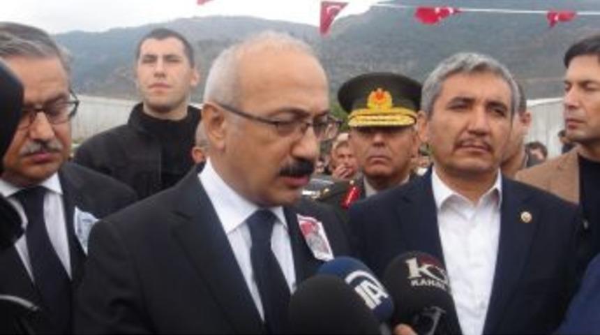 Bakan Elvan: "pyd&rsquo;ye Ter&ouml;r &Ouml;rg&uuml;t&uuml; Diyemiyorsanız Yazıklar Olsun Size"