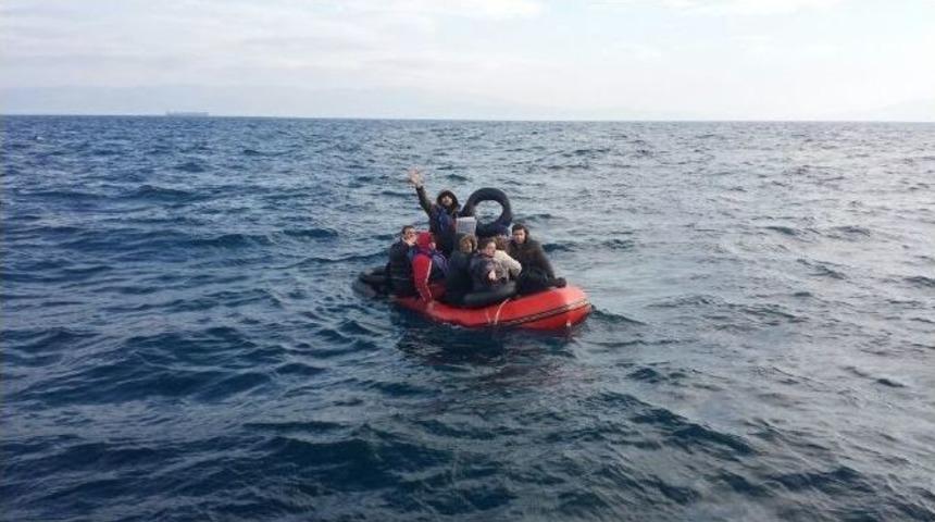 Sahil G&uuml;venlik 34 G&ouml;&ccedil;meni Kurtardı