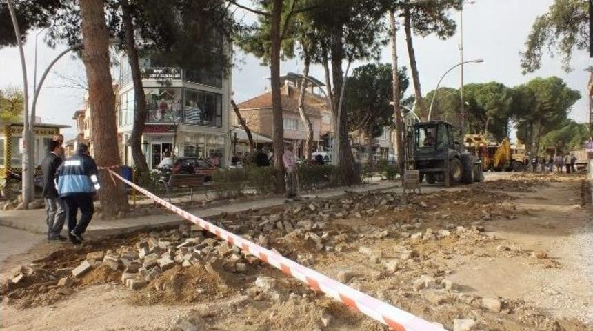 K&ouml;şk&rsquo;te 100 Bin Metrekare Parke Taşı D&ouml;şenecek