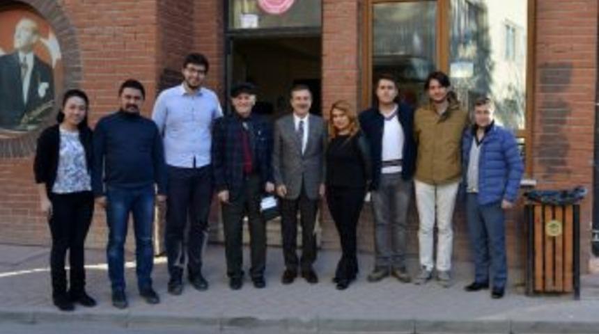 Başkan Ata&ccedil;, Chp Eskişehir İl Gen&ccedil;lik Kolları&rsquo;nı Ziyaret Etti