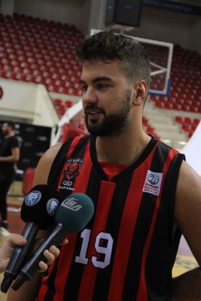 Buğrahan Tuncer&rsquo;den Eskişehirli Sporseverler &Ccedil;ağrı 1