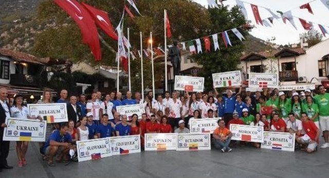 Kaş ta Dalış Şampiyonası Kortejle Başladı 1