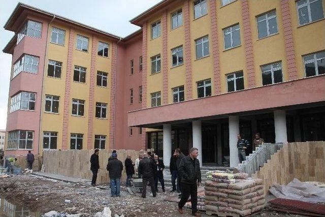 Kdz. Ereğli Fen Lisesi İkinci Döneme Yetiştirilmeye Çalışılıyor