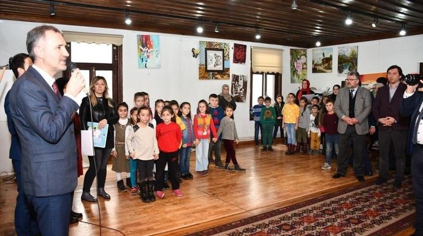 Sanat At&ouml;lyesinin Minik &Ouml;ğrencileri Sertifikalarını Aldı