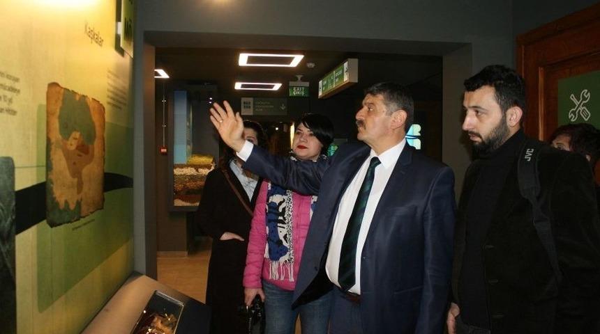 Başkan Akın Basın Mensupları İle M&uuml;zeyi Gezdi