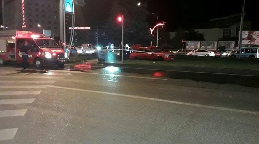 Ref&uuml;je &Ccedil;arpan Otomobil Takla Attı: 1 Yaralı