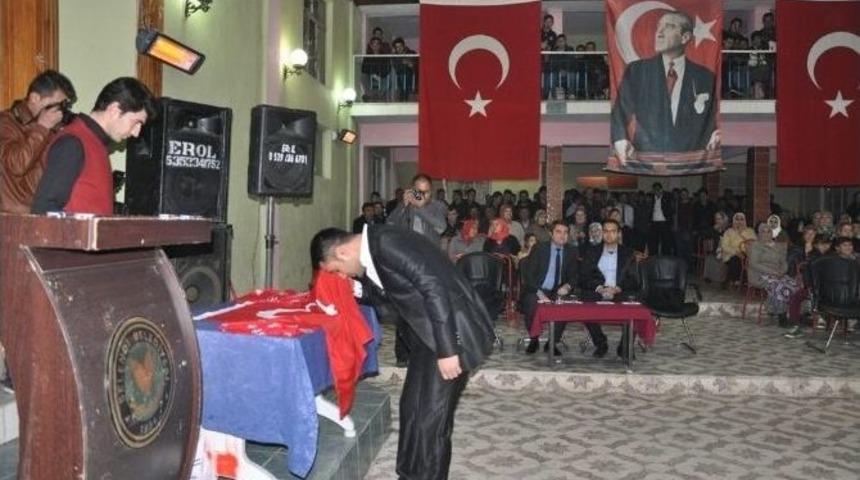 Selendi&rsquo;de Asker Adaylarına Uğurlama Gecesi