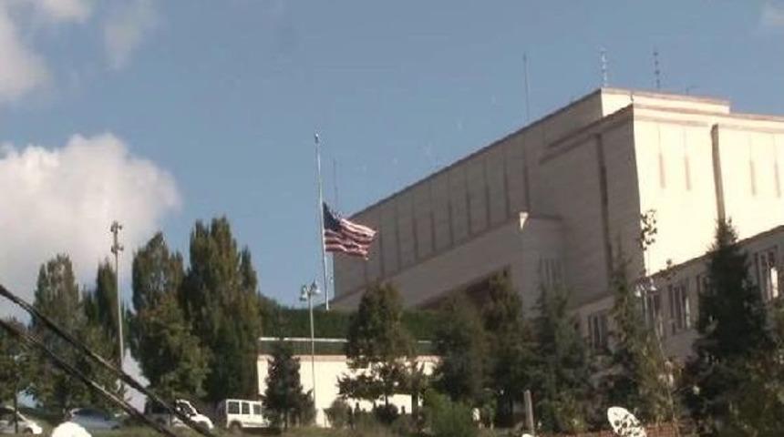 Abd Başkonsolosluğunda Bayrak Yarıya Indirildi