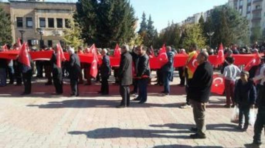 Savur&rsquo;da Zeytin Dalı Harekatına Bayraklı Y&uuml;r&uuml;y&uuml;şle Destek Verildi