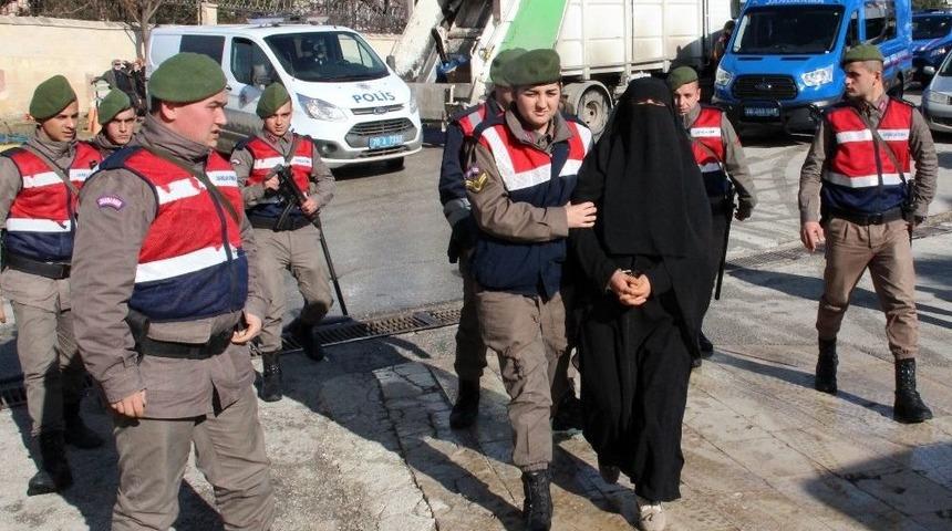 Karaman&rsquo;da Deaş&rsquo;tan G&ouml;zaltına Alınan 5 Kişi Adliyeye &Ccedil;ıkarıldı