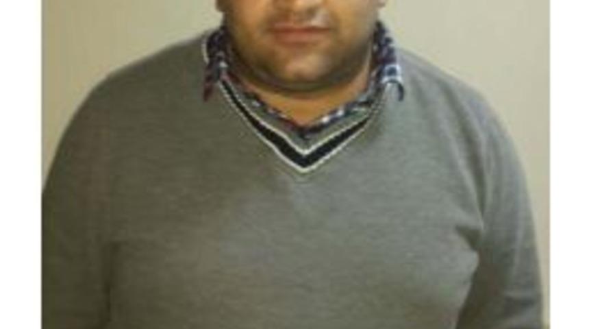 Kanser Hastası Kızın Adını Kullanıp, H&uuml;lya Avşar Ve &Uuml;nal Aysal'ı Dolandırmaktan Tutuklandı