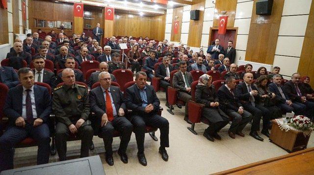 Afyon Şehitlerinin Ailelerine ‘devlet Övünç Madalyası Ve Beratı’ Verildi