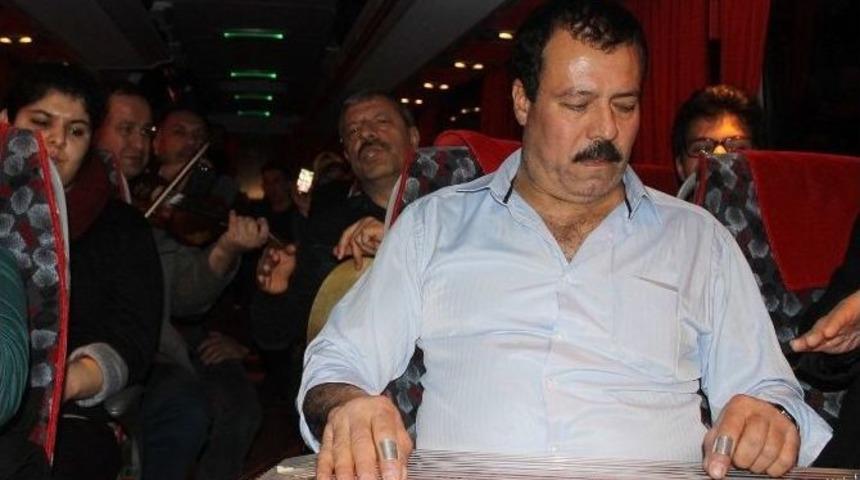 Otob&uuml;ste Mardin Tanıtım G&uuml;nleri Provası