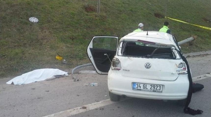 Pendik&rsquo;te Trafik Kazası: 1 &Ouml;l&uuml;, 2 Yaralı