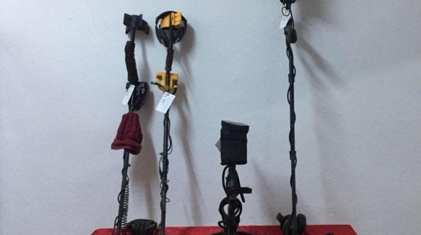 Ka&ccedil;ak Kazı Yapan 4 Kişi Yakalandı