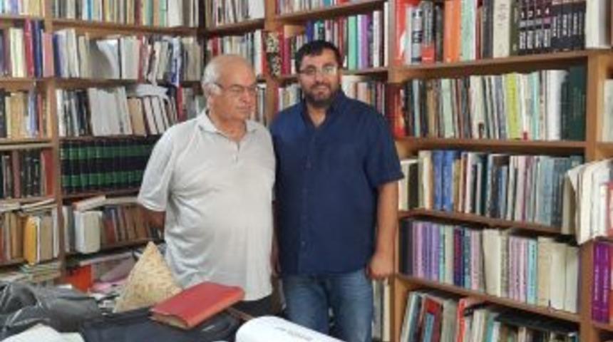 Yarım Asırlık Koleksiyonunu D&uuml;zce &Uuml;niversitesi&rsquo;ne Armağan Etti