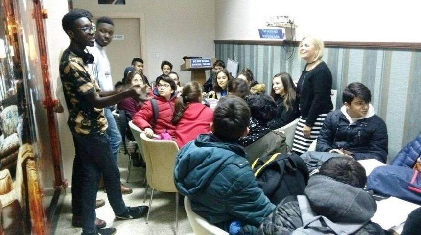 Yabancı &Ouml;ğrenciler, K&uuml;lt&uuml;rlerini Tanıttı