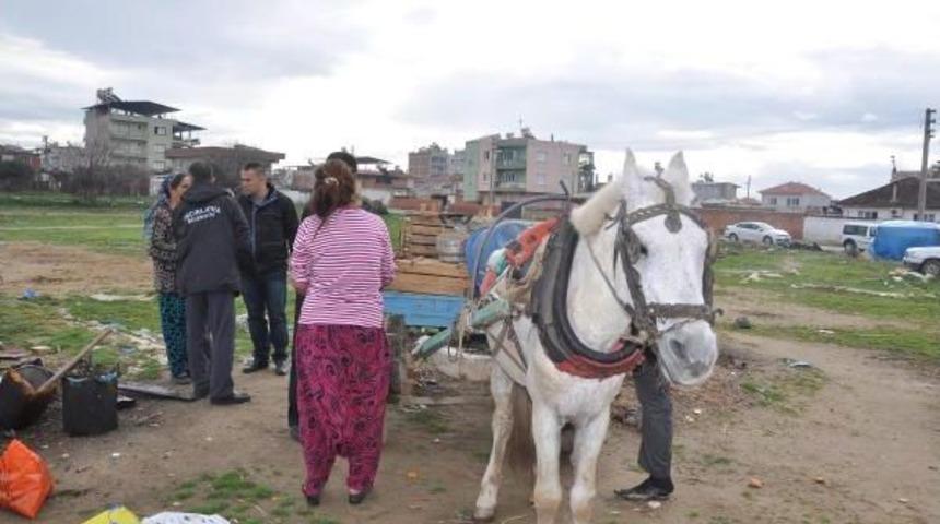 S&ouml;z&uuml;n&uuml; Tutup Roman Aileleri Eve Kavuşturdu