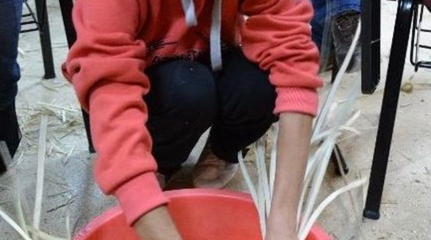 Kabad&uuml;z&rsquo;de Dekoratif Ahşap S&uuml;sleme Kursu A&ccedil;ıldı