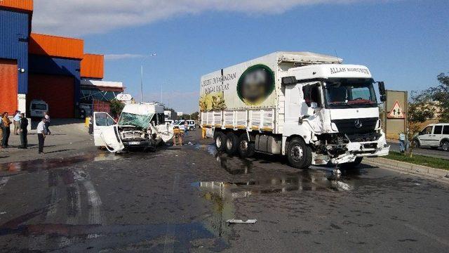 Zincirleme Trafik Kazası: 8 Yaralı