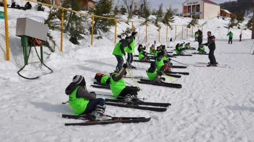 Kartepe Belediyesi&rsquo;nden Kayak Eğitimi
