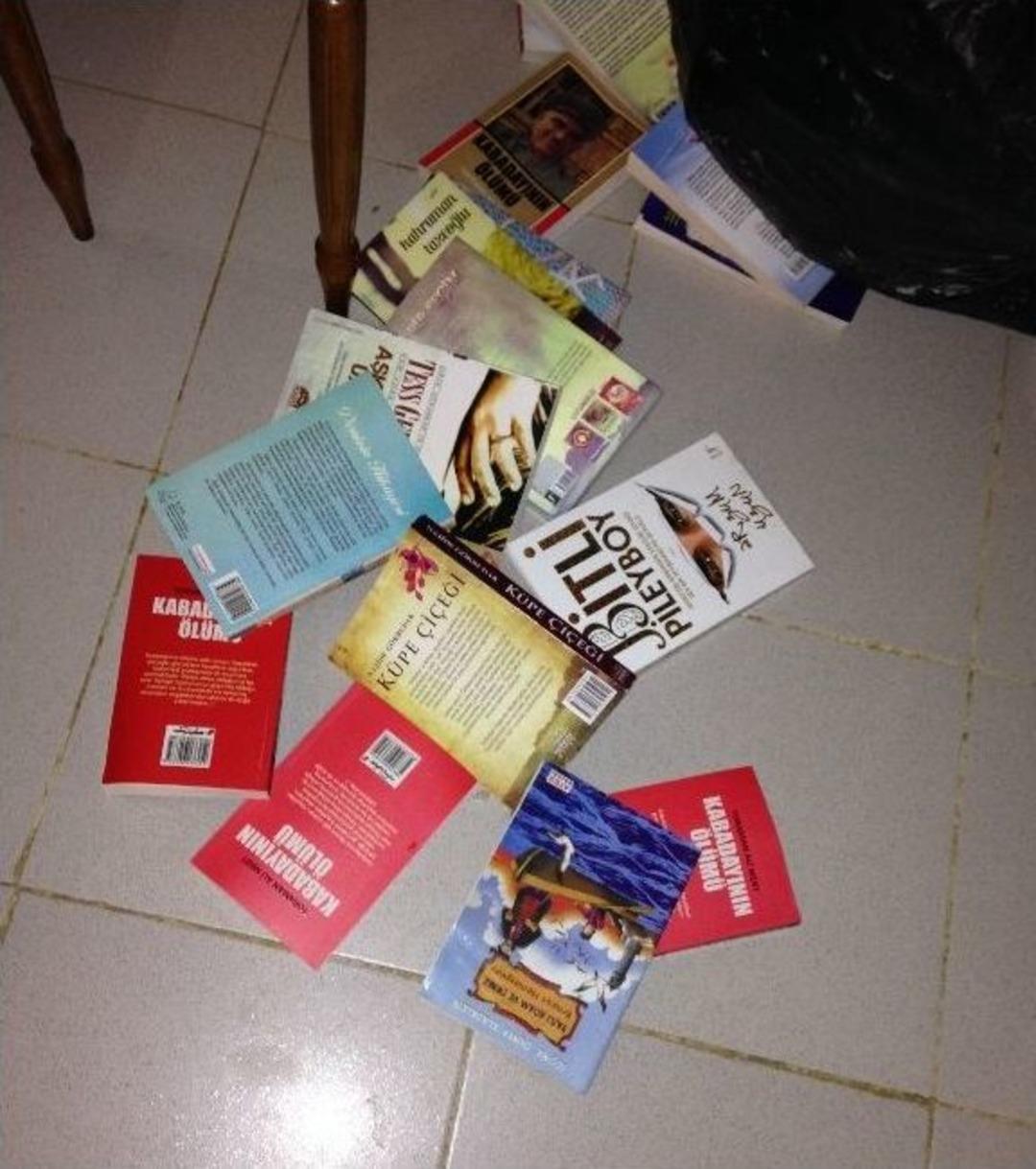 Villaya Korsan Kitap Baskını