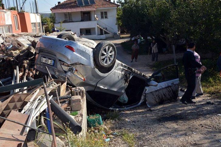 Takla Atan Araçta, 3 Kişi Ağır Yaralandı G2