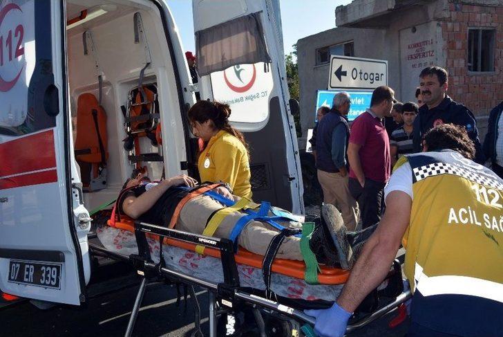 Takla Atan Araçta, 3 Kişi Ağır Yaralandı G3