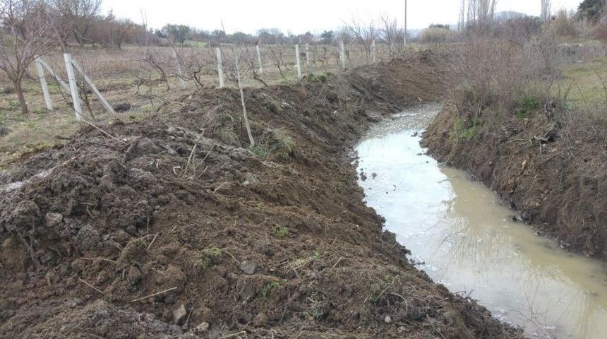 Osmancalı&rsquo;da Dere Temizlik &Ccedil;alışması Başladı