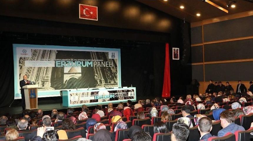 T&uuml;rk D&uuml;nyasına A&ccedil;ılan Kapı: Erzurum