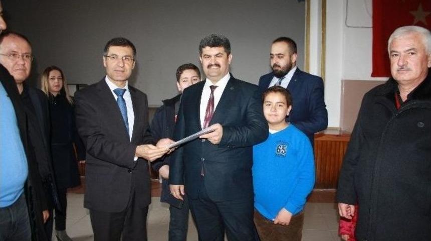 Ak Parti İl Başkanı B&uuml;t&uuml;ner, Mazbatasını Aldı