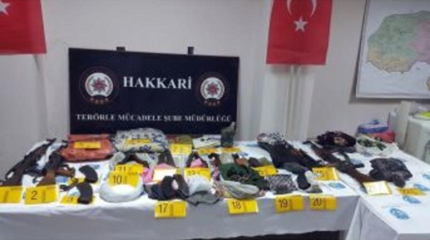 Hakkari&rsquo;de Silah Ve M&uuml;himmat Ele Ge&ccedil;irildi