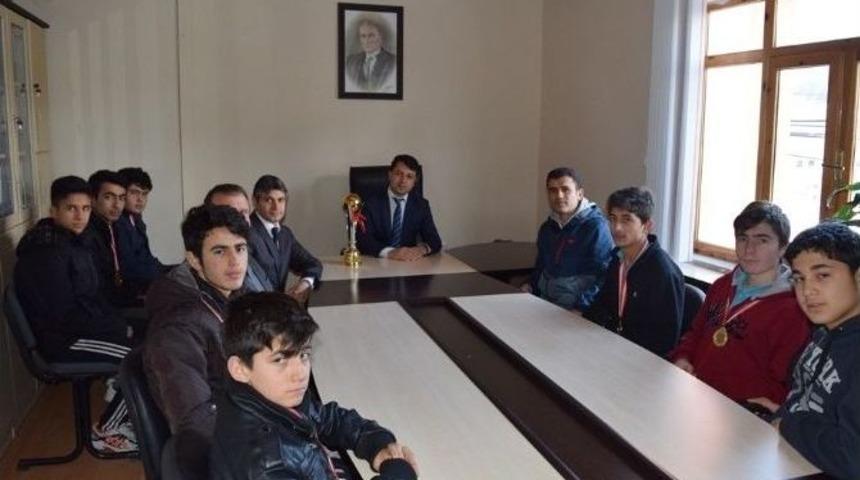 Şampiyonlardan Kaymakam Bedir&rsquo;e Ziyaret