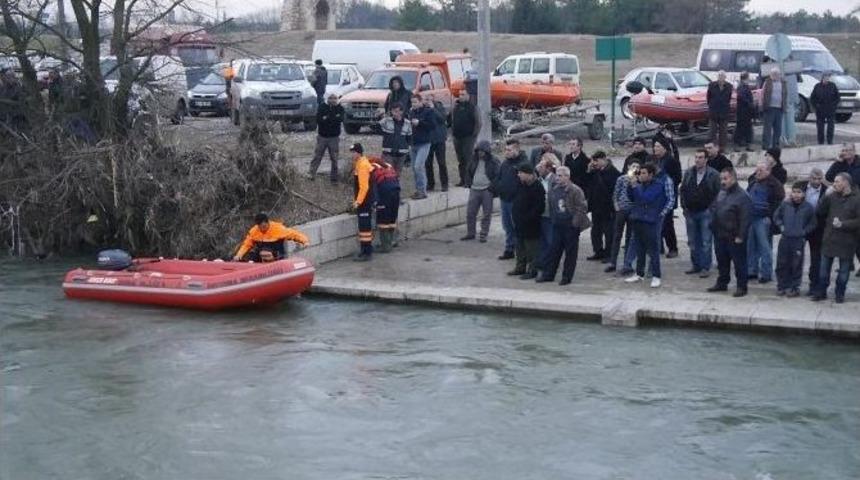 Otomobille Nehre U&ccedil;tular