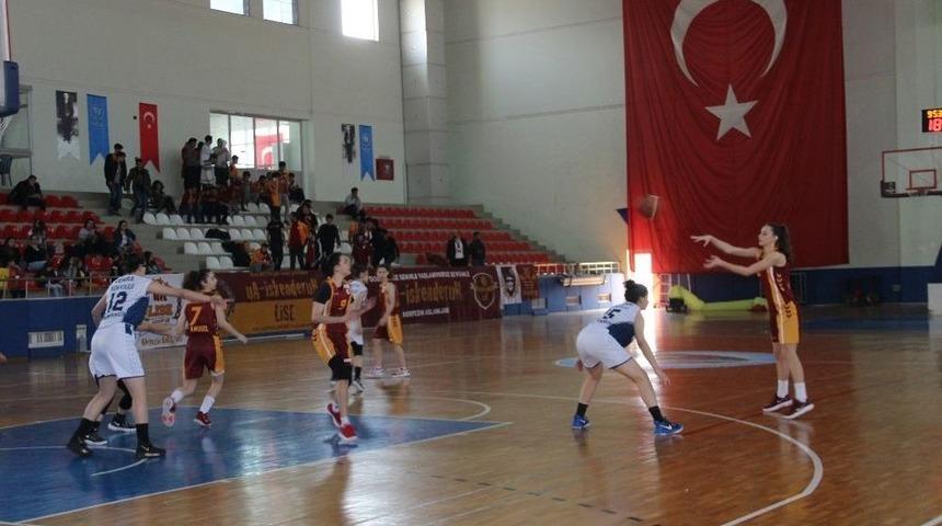 Galatasaray Farklı Kazandı