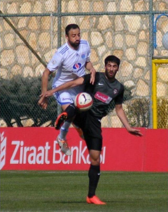 Gaziantep Büyükşehir Belediyespor-Gaziantepspor: 1-3 (Türkiye Kupası)