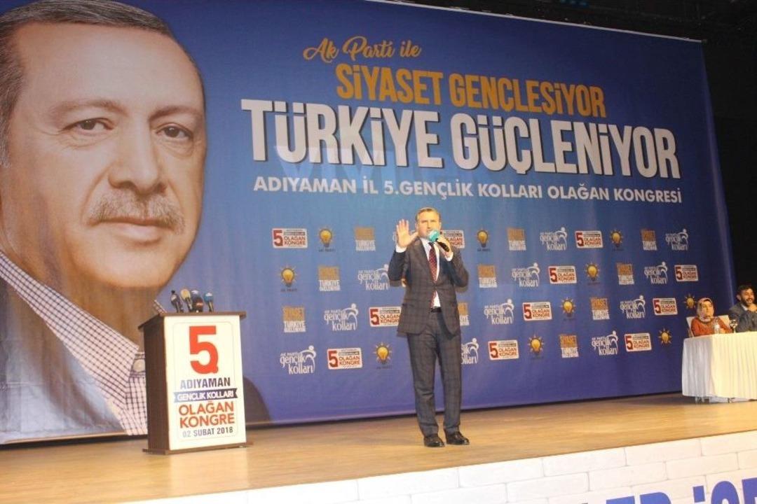 Gen&ccedil;lik Ve Spor Bakanı Bak: &ldquo;aklımızı Asla Kiraya Vermeyelim, Milletimiz İ&ccedil;in Kullanalım&rdquo;