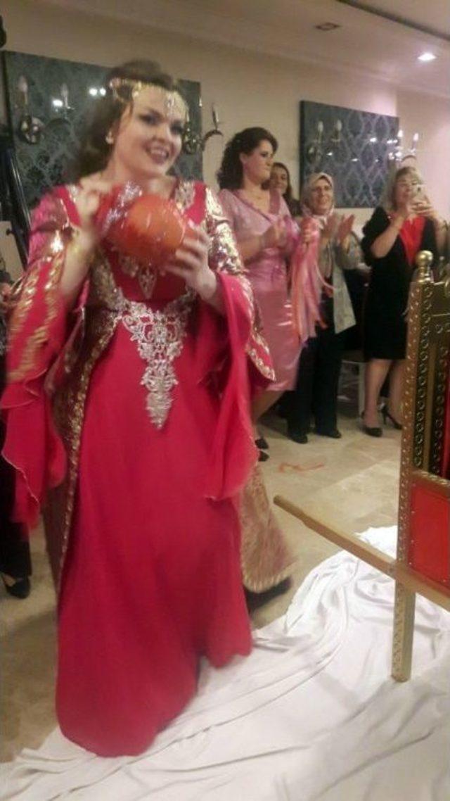 İnternette Tanıştığı Kolombiyalı Sevgilisini, İnternetten İstetti 2