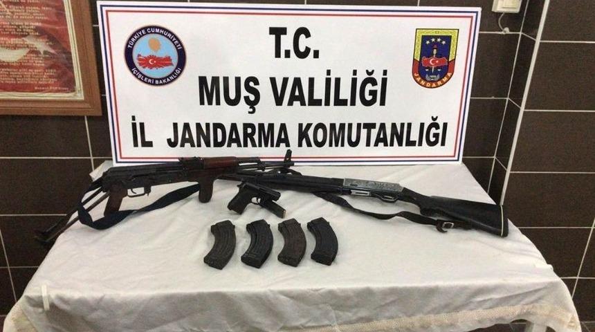 Muş&rsquo;ta Ter&ouml;r Operasyonu: 7 G&ouml;zaltı