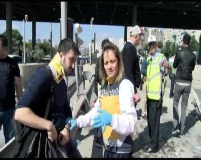 Fotoğraflar // Bah&ccedil;eşehir de Belediye Otob&uuml;s&uuml; Devrildi 1