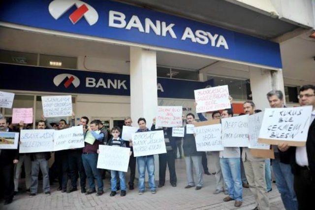 Antalya'da Bank Asya Protestosu