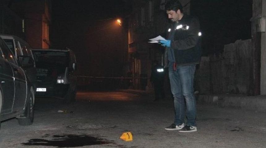 Sokak Ortasında Silahlı Saldırıya Uğradı