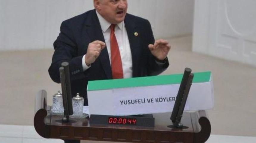 Temsili Tabutla K&uuml;rs&uuml;ye &Ccedil;ıktı