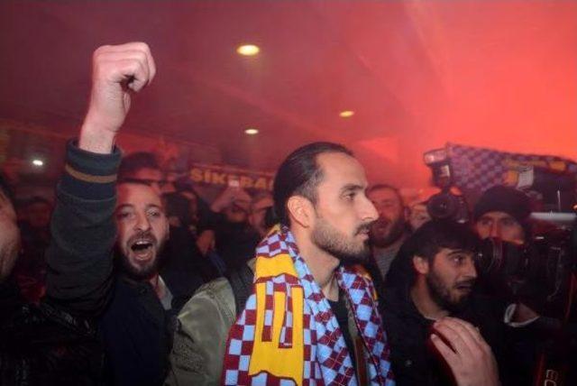 Erkan Zengin Trabzon&rsquo;Da Meşalelerle Karşılandı 2