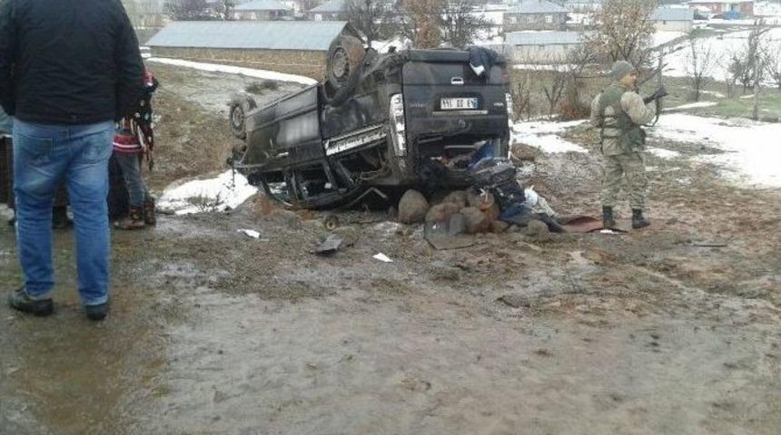 Bing&ouml;l&rsquo;de Trafik Kazası: 11 Yaralı