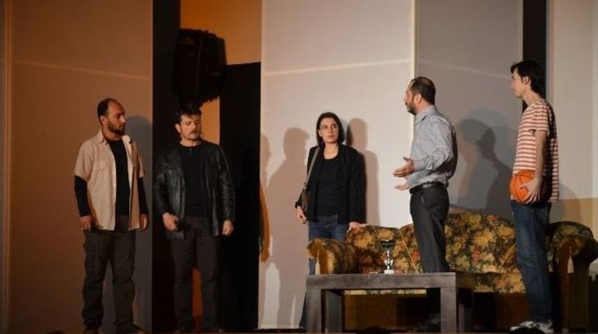 &ldquo;yarınlara Ge&ccedil; Kalmadan&rdquo; Bafra&rsquo;da Sahnelendi