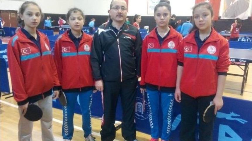 D&uuml;zce Masa Tenisi Takımı &Ccedil;eyrek Finalde