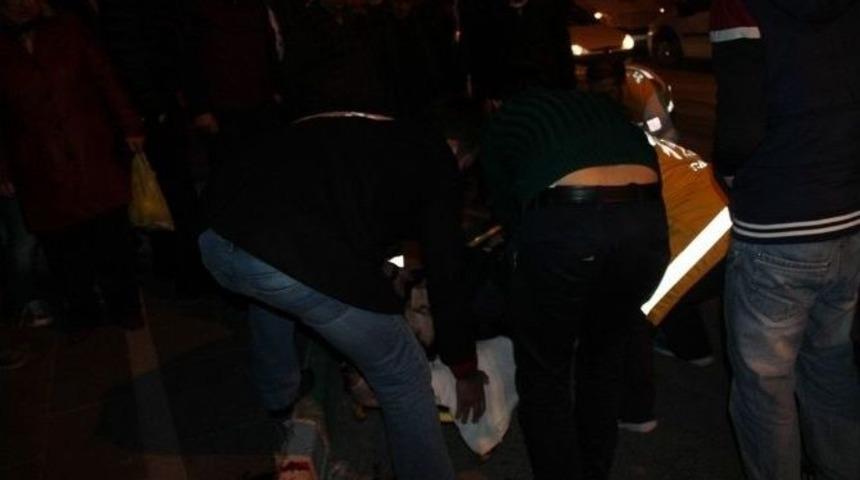 Avm&rsquo;de Bı&ccedil;akla Yaralama