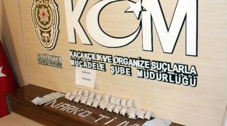 Gaziantep&rsquo;te Uyuşturucu Hap Ve Para Ele Ge&ccedil;irildi